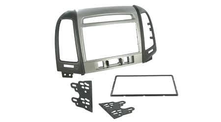 Установка переходной рамки на приборную панель автомобиля